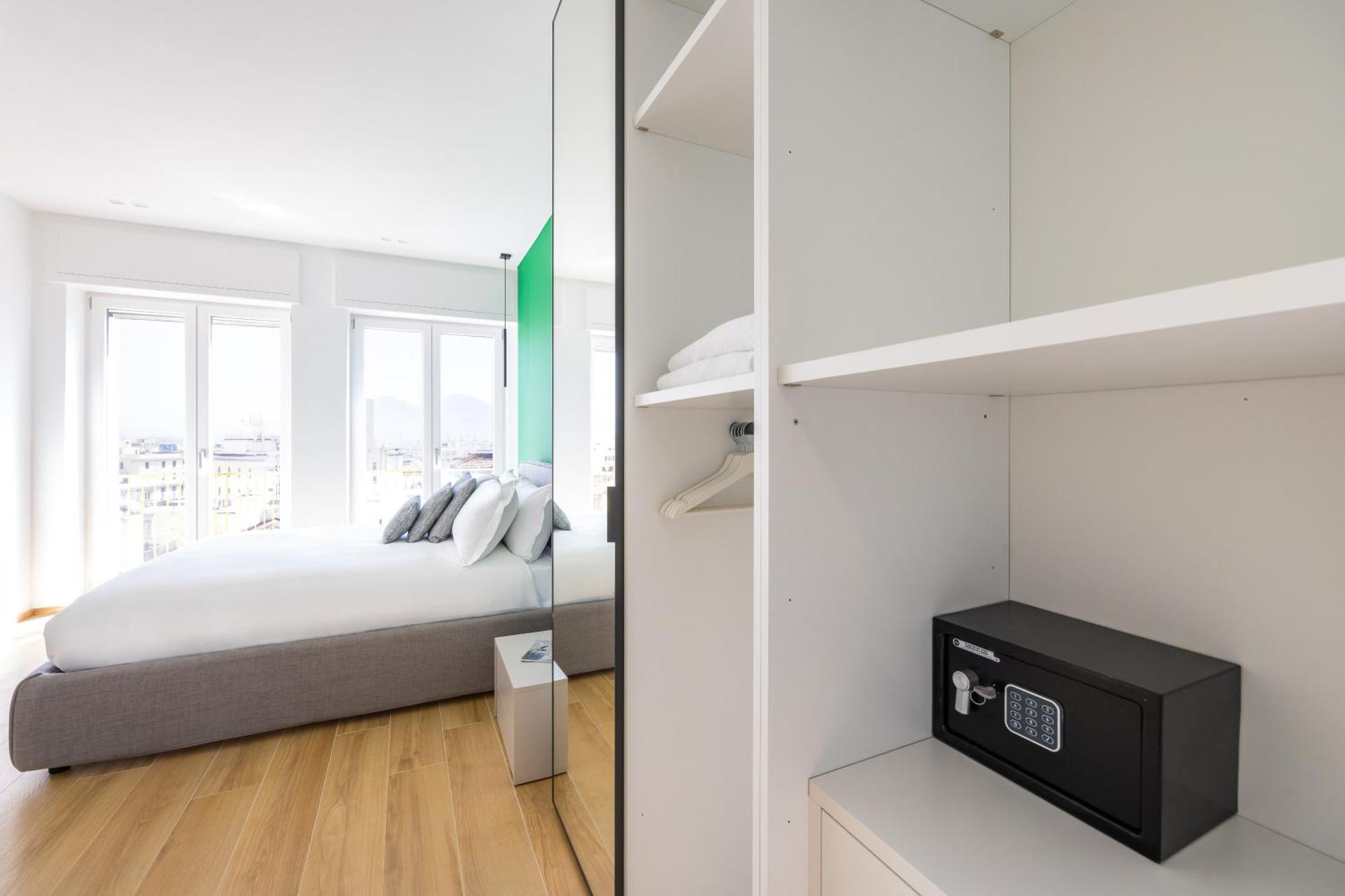 Apartment At Twenty-one - New Exclusive Panoramic Views! *